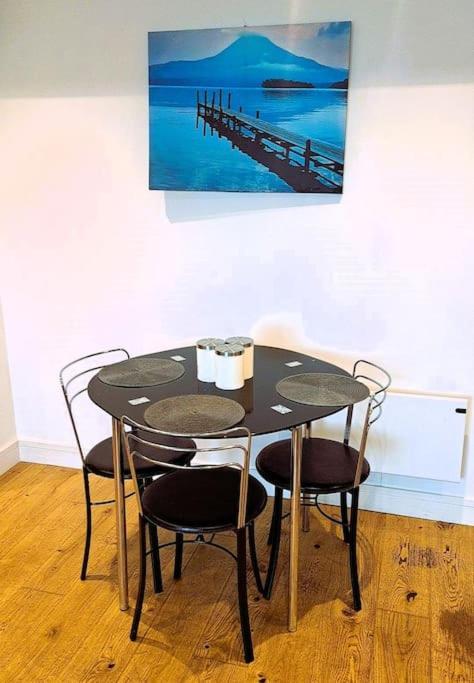 Apartment Paradise - Away - From - *